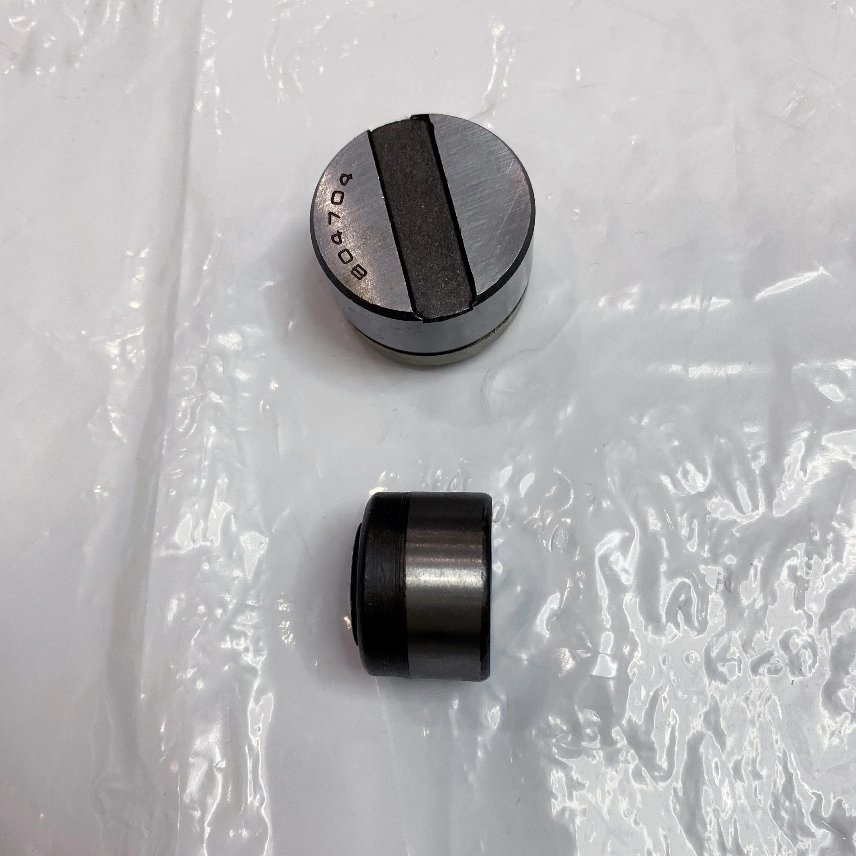 DST high quality  Universal joint bearing   cross head holt bearing