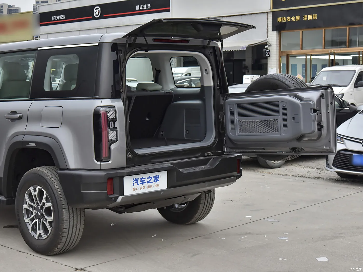 BJ40 Новый Пекинский Автомобильный Автомобиль 4WD 2 0 т внедорожник Внедорожник светодиодный Электрический свет автомобиль кожаные сиденья турбо