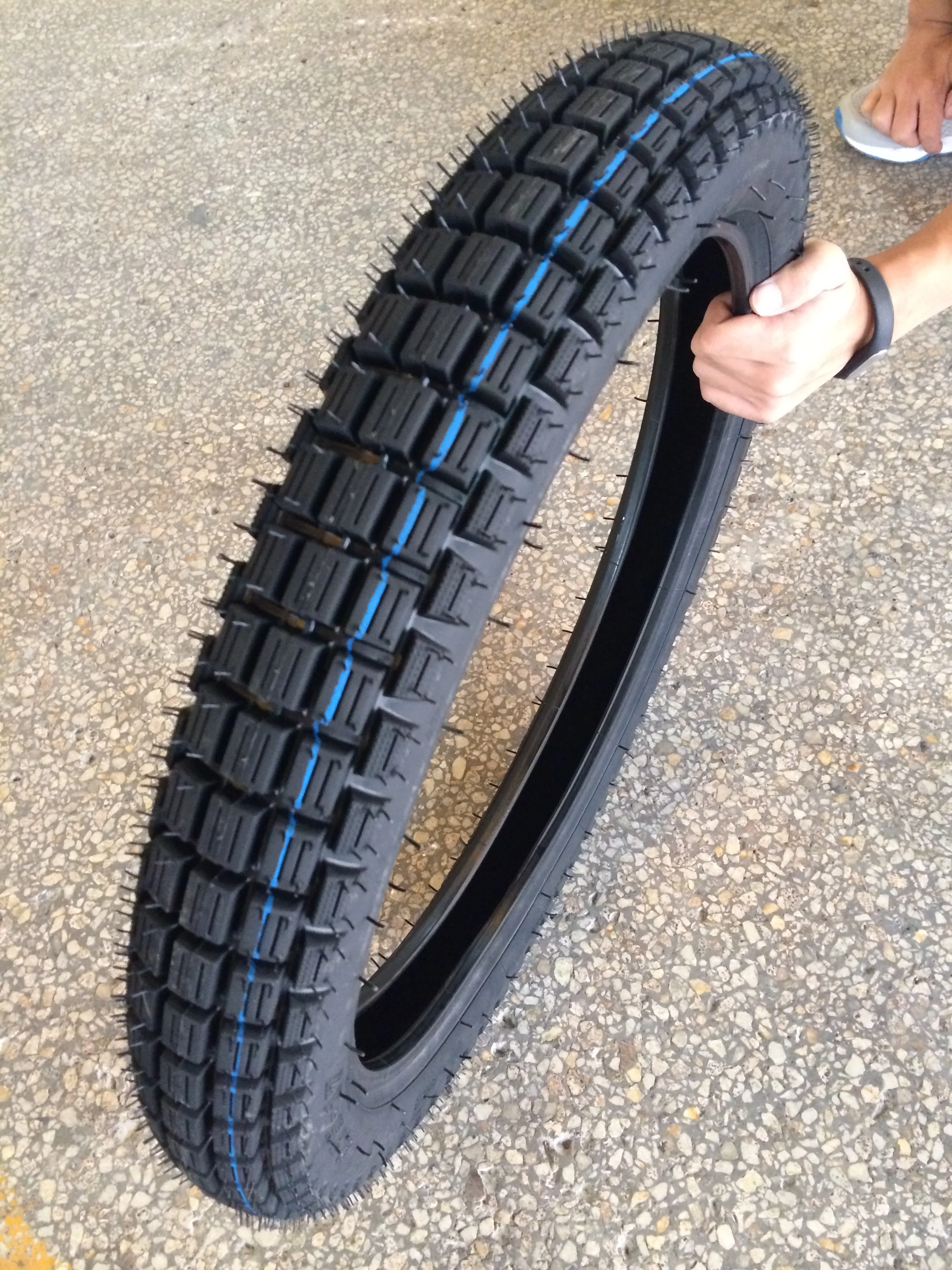 China best selling motorcycle tire 90/90-18 110/90-16 400-8 120/90-16 130/70-17 factory price motorcycle tyres