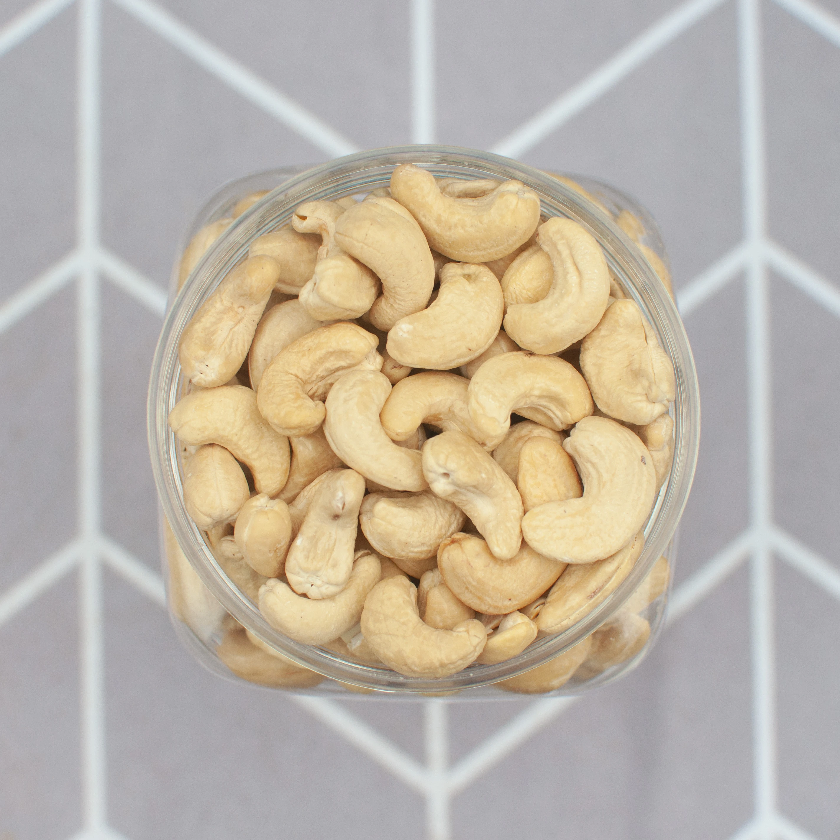 Hot sell Edible Cashews Storage in a dry clean place White Ivory colour Cashews