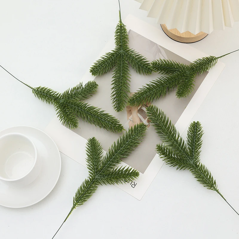 Wholesale Artificial Christmas Pine Needles Grass For Christmas Decoration