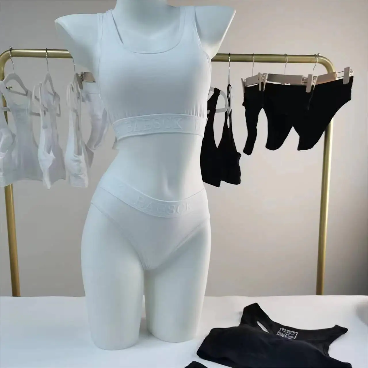 2023 hot selling Custom Workout Womens Sports Bra Custom underwear and Shorts Bra Custom Underwear Set Yoga Sets