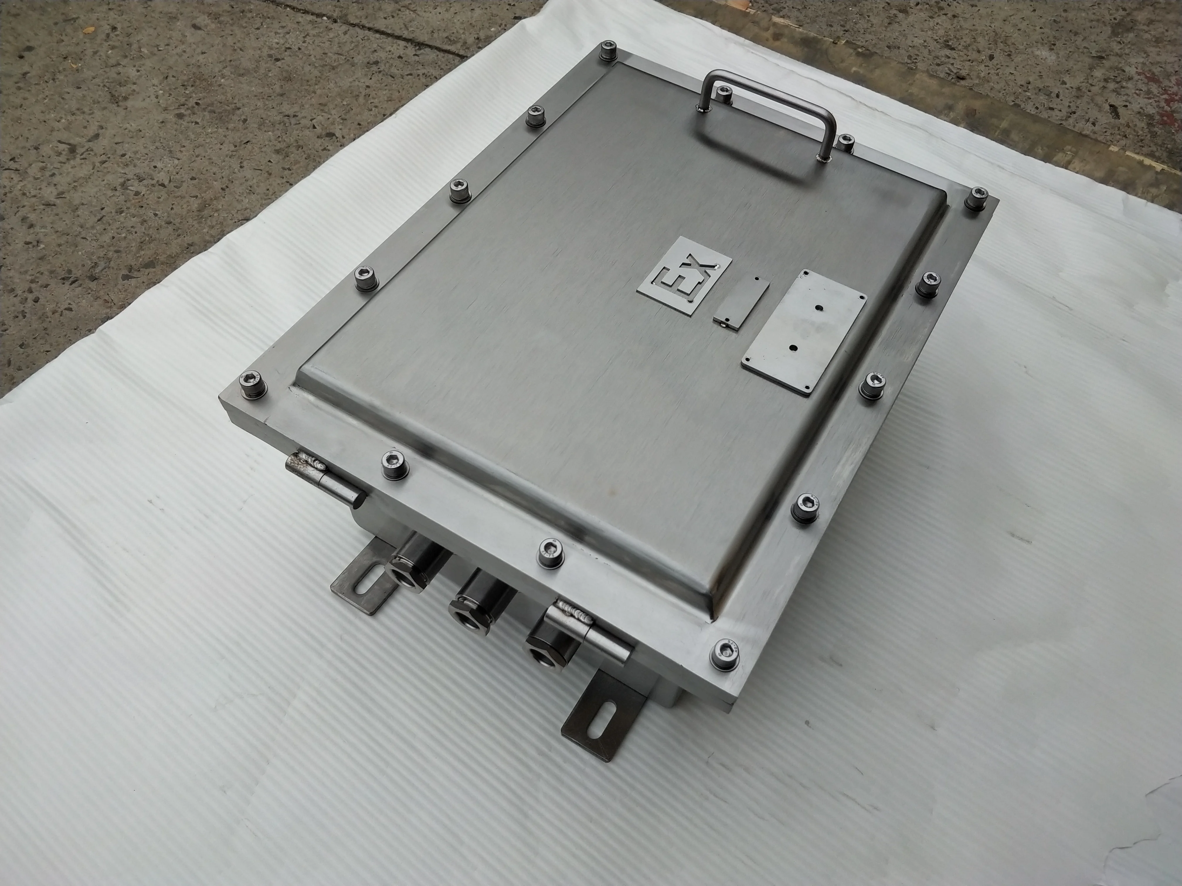 ODM Stainless Steel Electronic Project Switch Cabinet