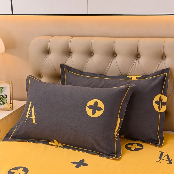 Top Brand Luxury Reversible Monogram Bedding Sets King Queen Size Modern Cotton Flat Sheet Duvet Cover Sets 4-in-1