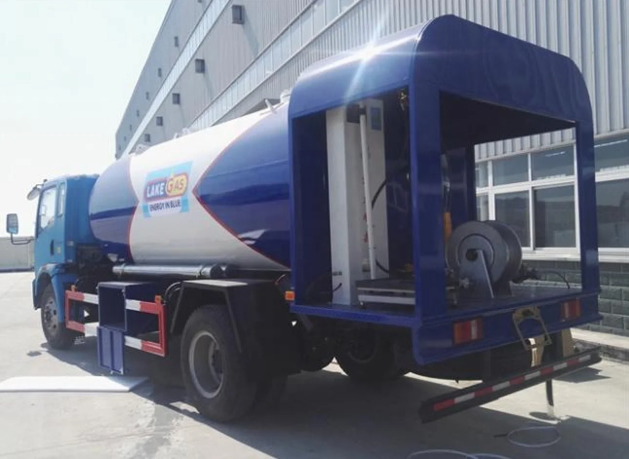6Tons LPG Road Tanker 12 000liters Bobtail Truck with dispenser for