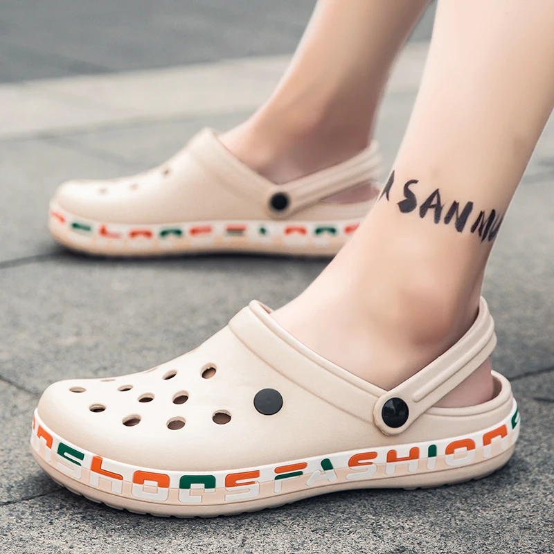 2021 New Design Summer EVA Anti-Slip Women Men Slippers Sandals Unisex Clogs Shoes Classic Garden EVA Clogs Shoes