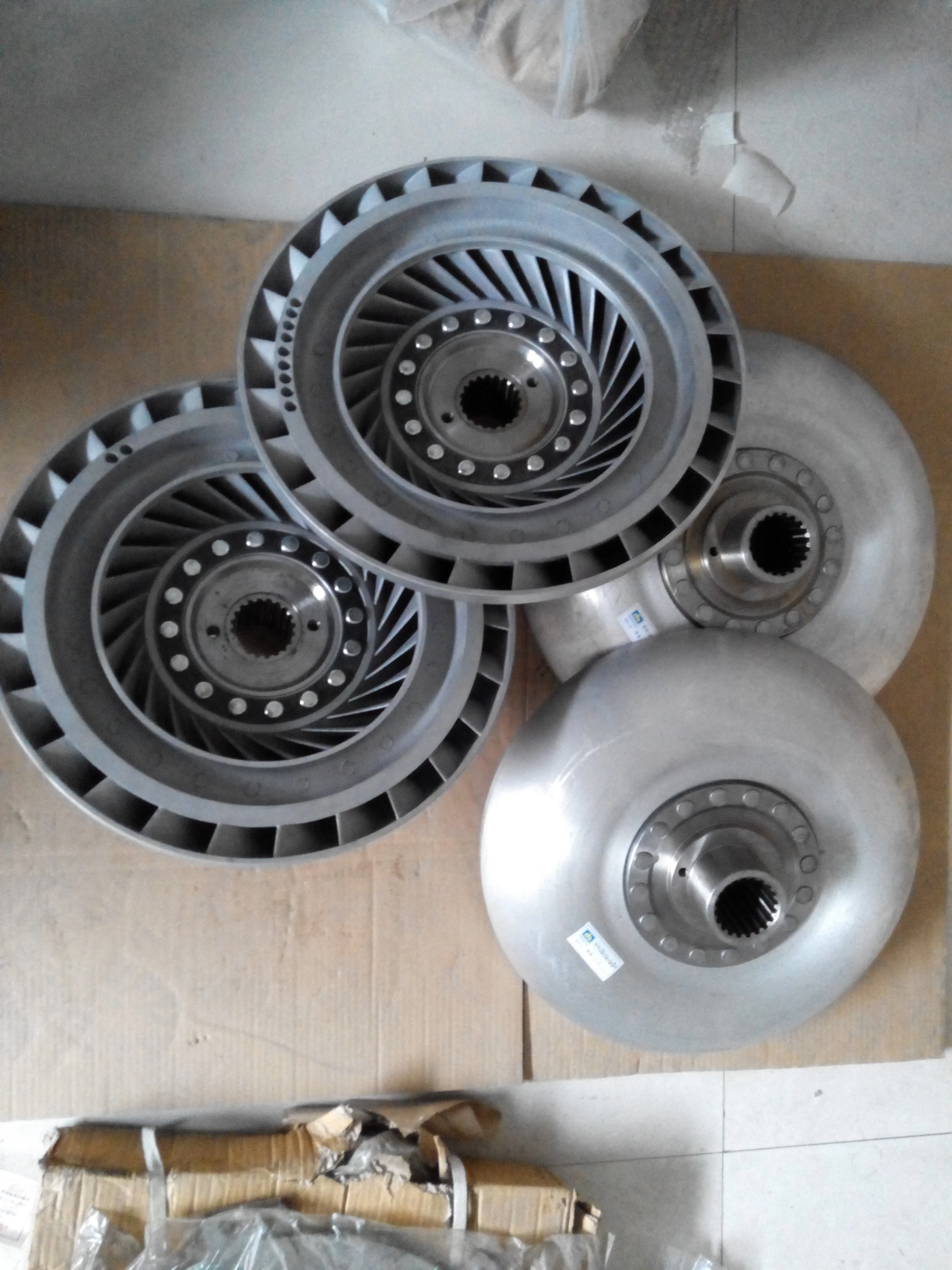 genuine quality products 14X-22-14110 hub for bulldozer d68ess-12 d70 d85ess-2 d61e-12 d60p-12 d65p-12 spare parts