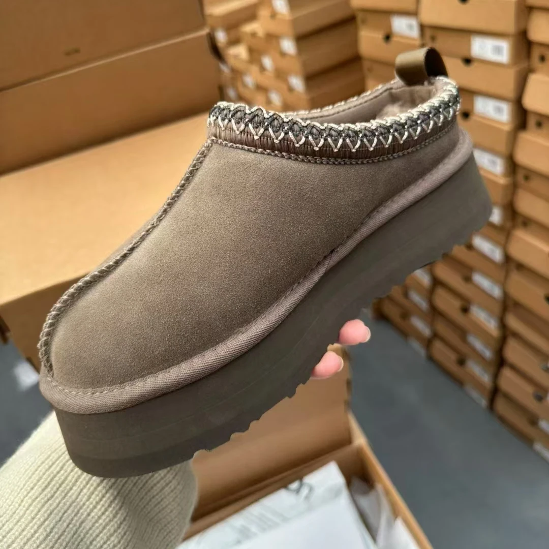 wholesale Custom Winter Premium Fashionable  Warm Boots Soft Sheepskin Fur Platform Slippers for Women