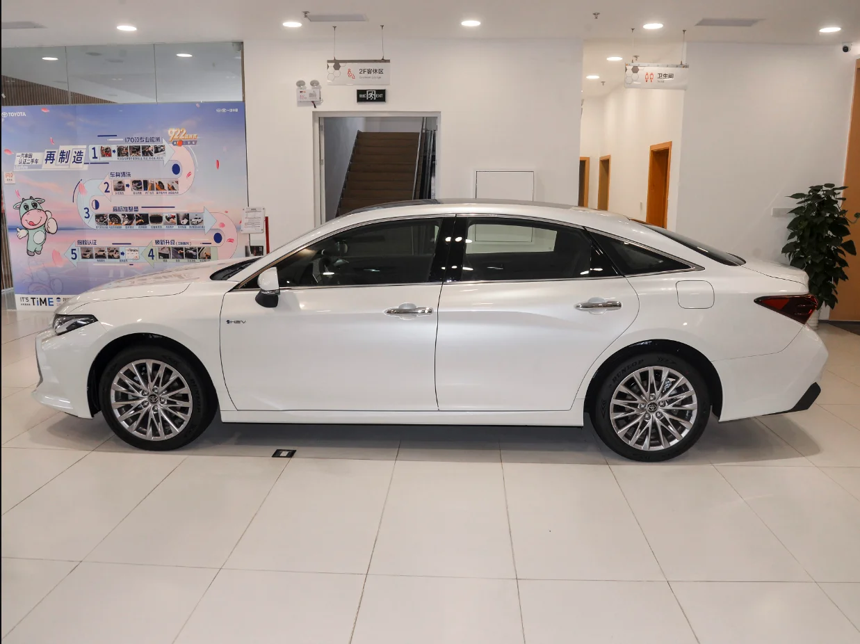 2024 for Toyota AVALON  Double engine hybrid Compact car with 2.0 L CVT Auto Left Steering Leather Seats  New Condition in Stock