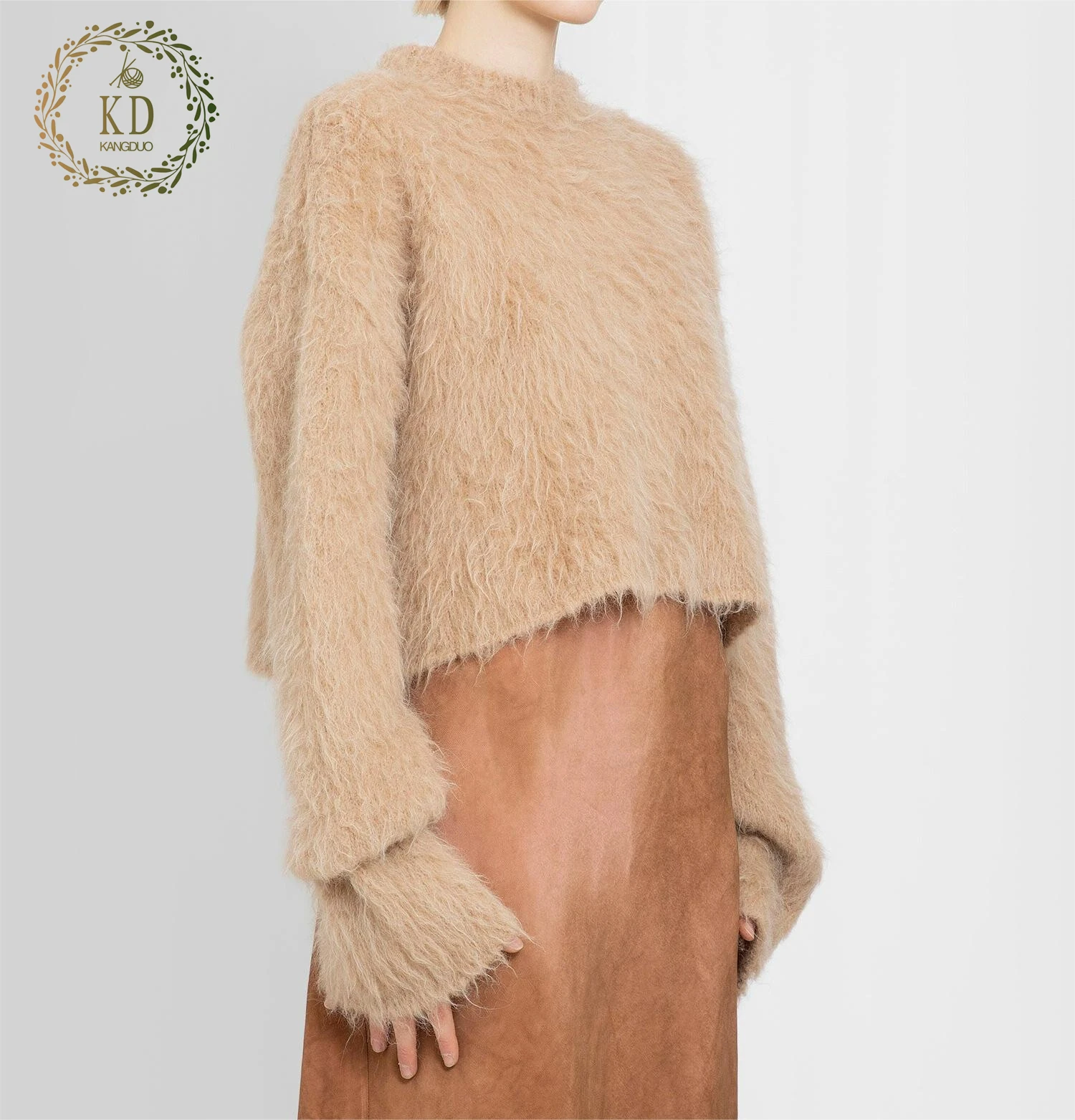 KD Knitwear Manufacture Custom OEM ODM Fuzzy Fluffy Long Sleeves Pullover Crewneck Cropped Hem Alpaca Wool Women Sweater