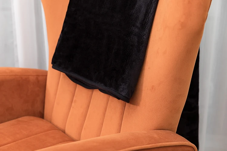  Customize soft flannel black blanket for couch with hemming