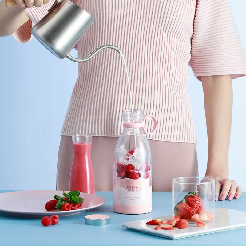 Hot Sale Personal Size USB Rechargeable Fresh Juice Fruit Mixer  Electric Blender Cup Portable Smart Mini Juicer Bottles