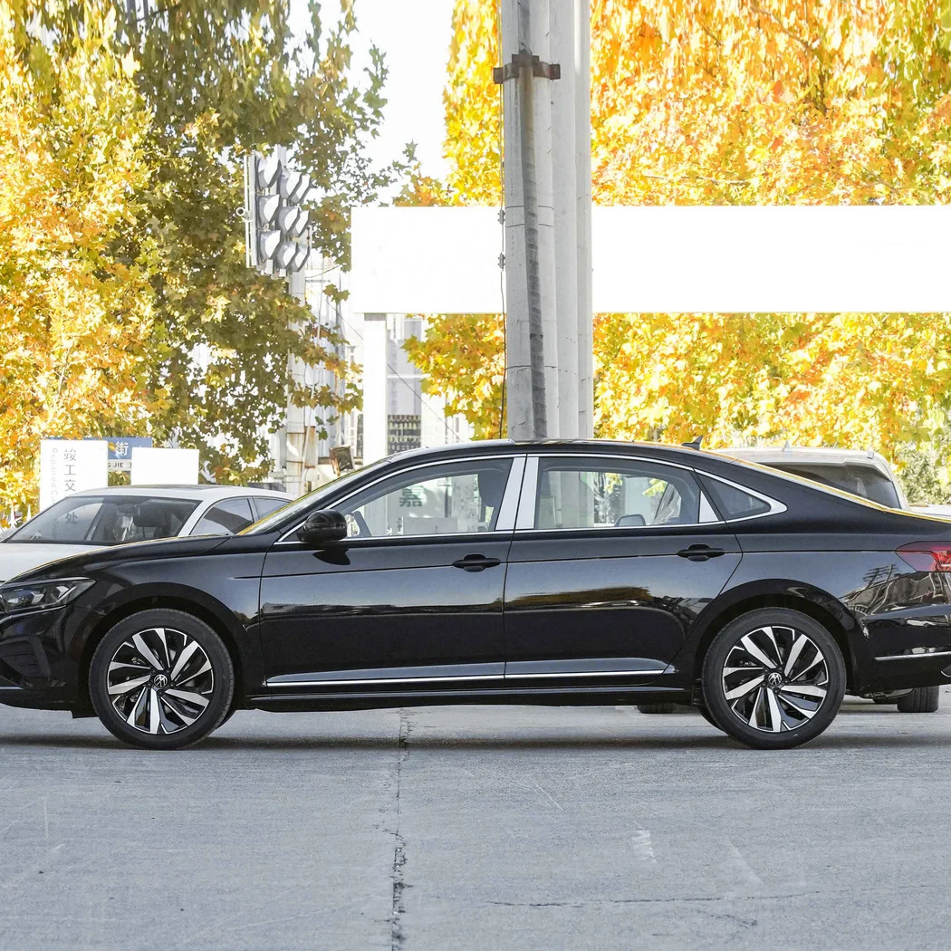 Оформление запасов экспорт VW Passat Большой Космический автомобиль Подержанный или новый Volkswagen бензиновый
