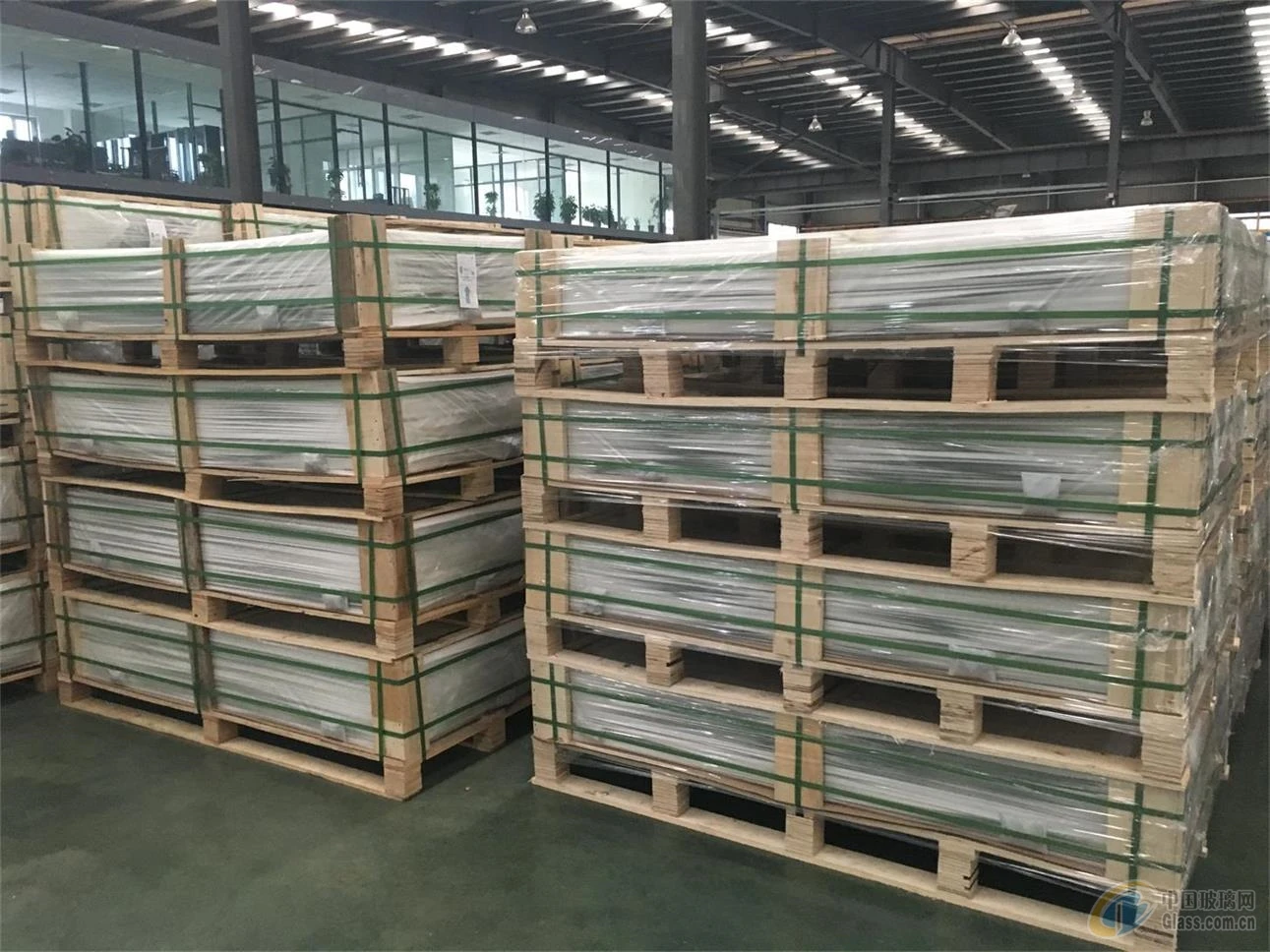 3.2mm 4mm AR solar glass solar glass with AR coating tempered low iron high transmittance low reflection glass big size