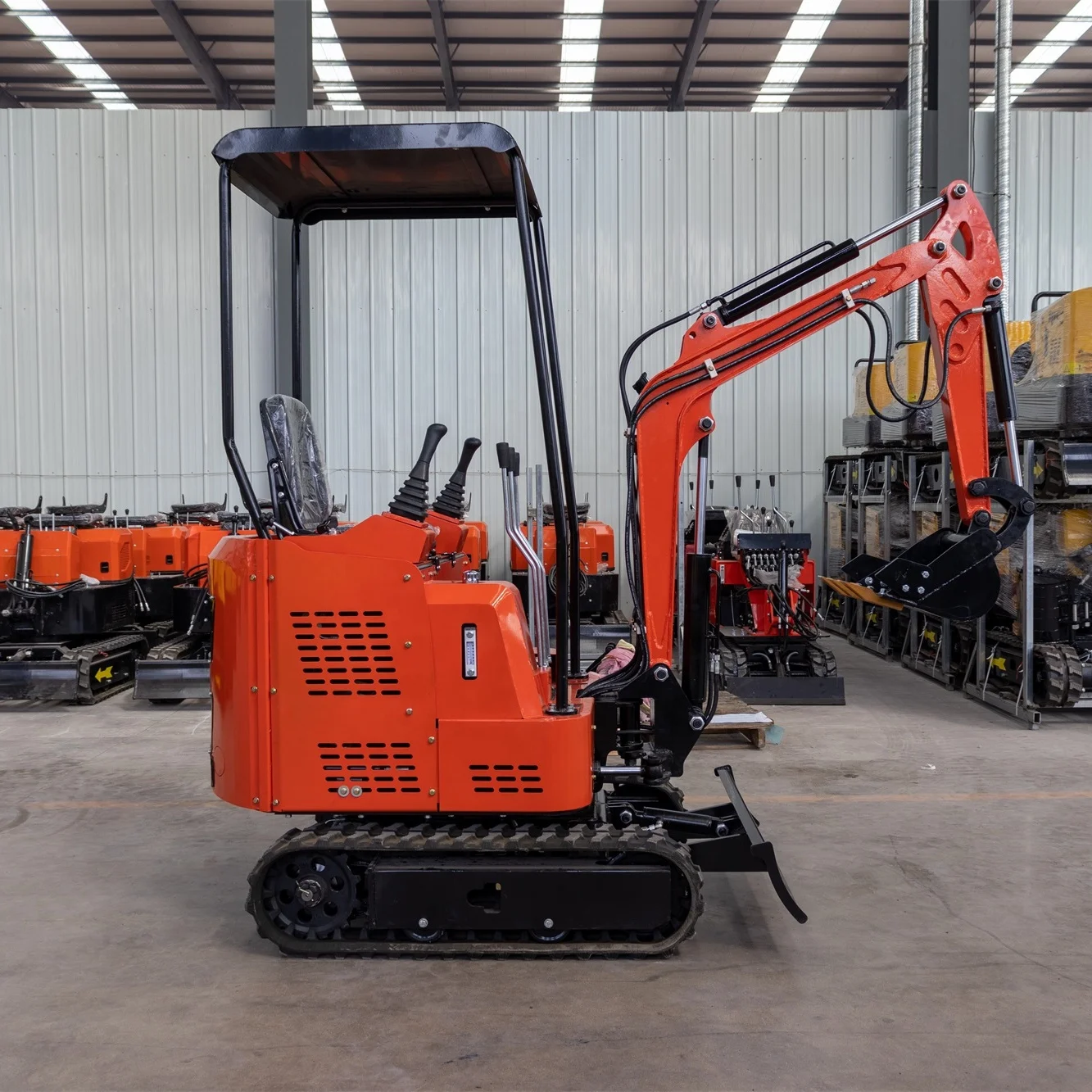 HIGHTOP Compact Mini Crawler Excavator 0.025cbm 380MM Bucket 1.5T 1500KG Small Digger Machine with CE EPA Euro5 Certificate