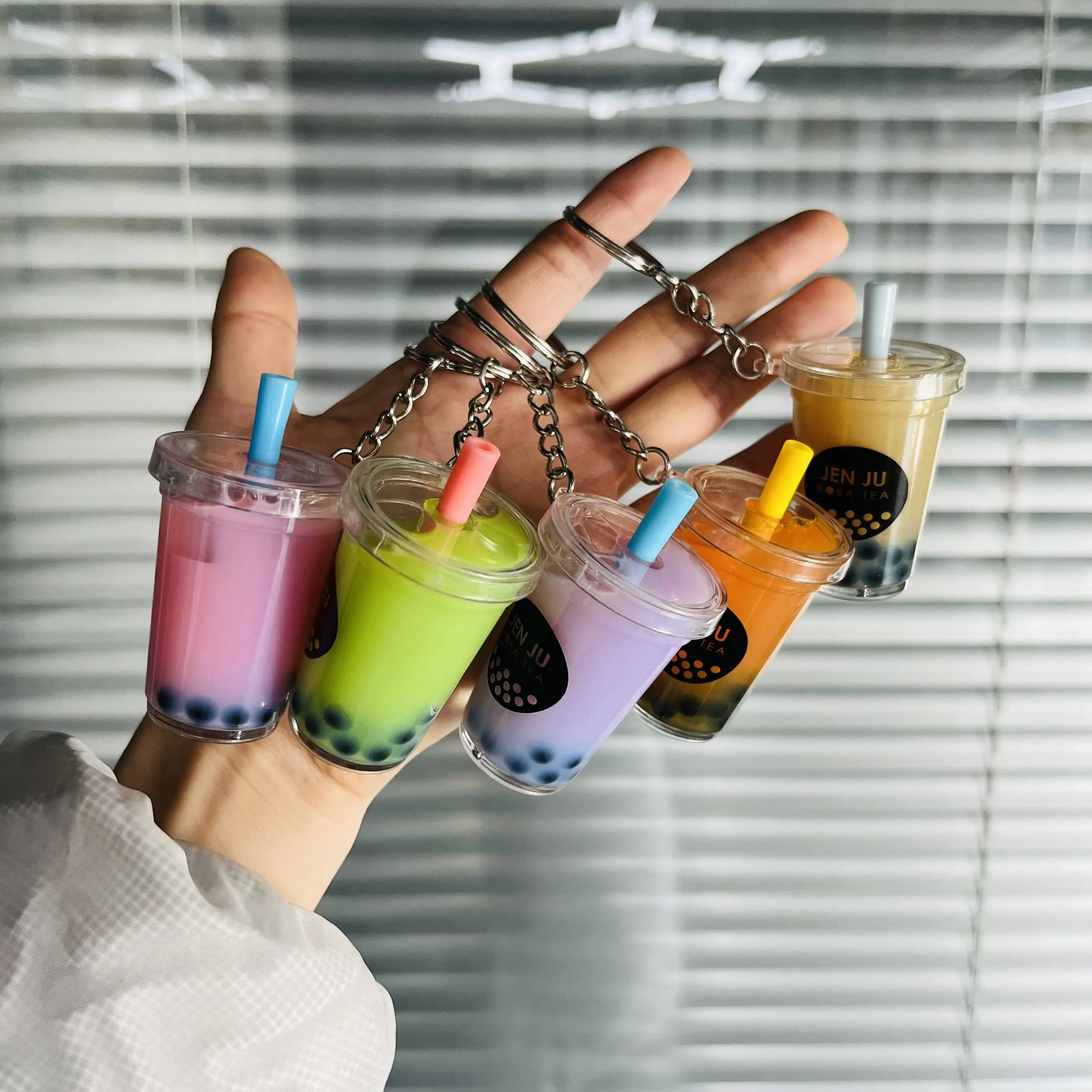 Qijie милый Жидкий брелок на заказ Boba Tea с жемчужным кубиком льда