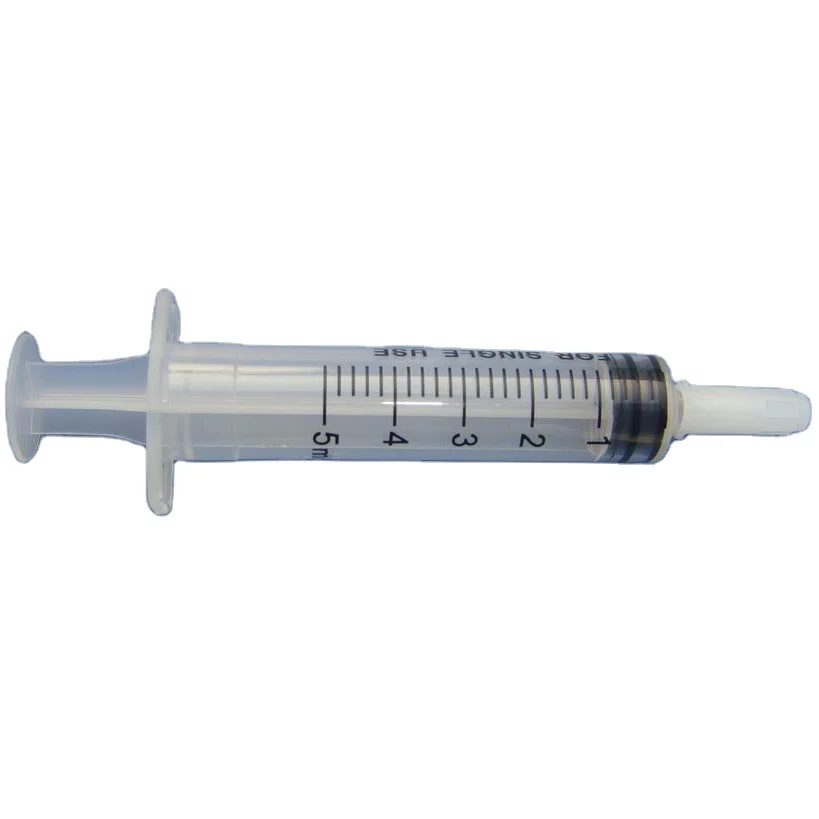 Disposable 5ml luer slip syringe with protective cover