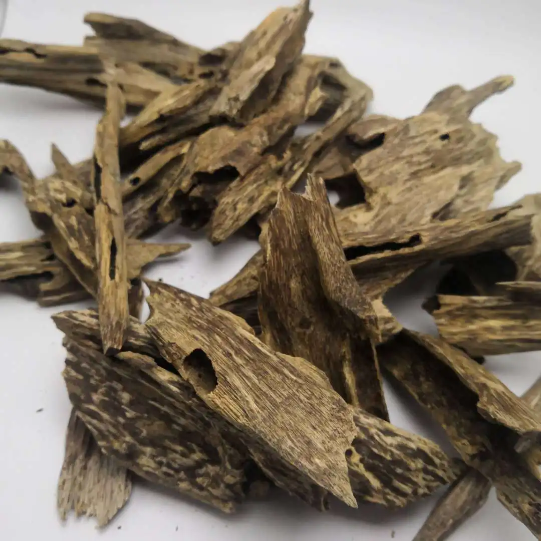Factory  Sale Vietnam Oud Bakhor Wholesale Natural Wood Agarwood Chips High Quality Wood Fragrance Chips Agarwood