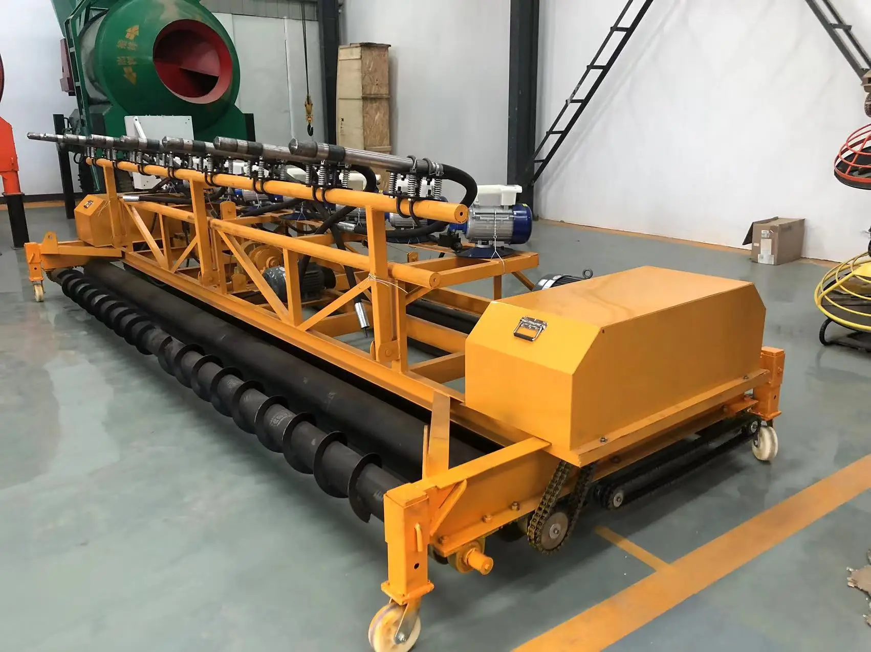 Diesel Electric Asphalt Paver Concrete Paver With Vibrators For Road Construction Machine