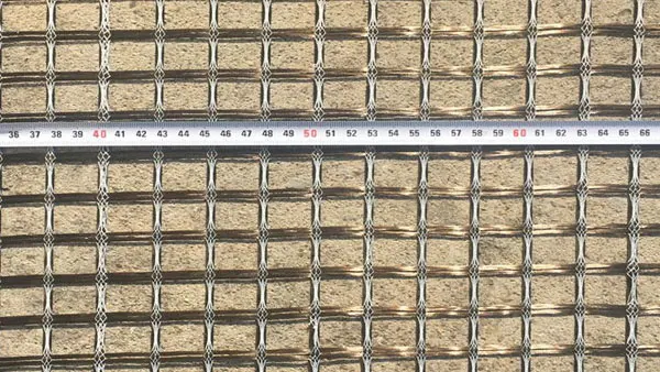 High strength basalt fiber geogrid for reinforcement pavement