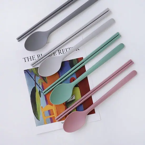 Korean style hot sell non-stick heat resistant adult tableware kitchen utensils feeding tools silicone spoon chopsticks set