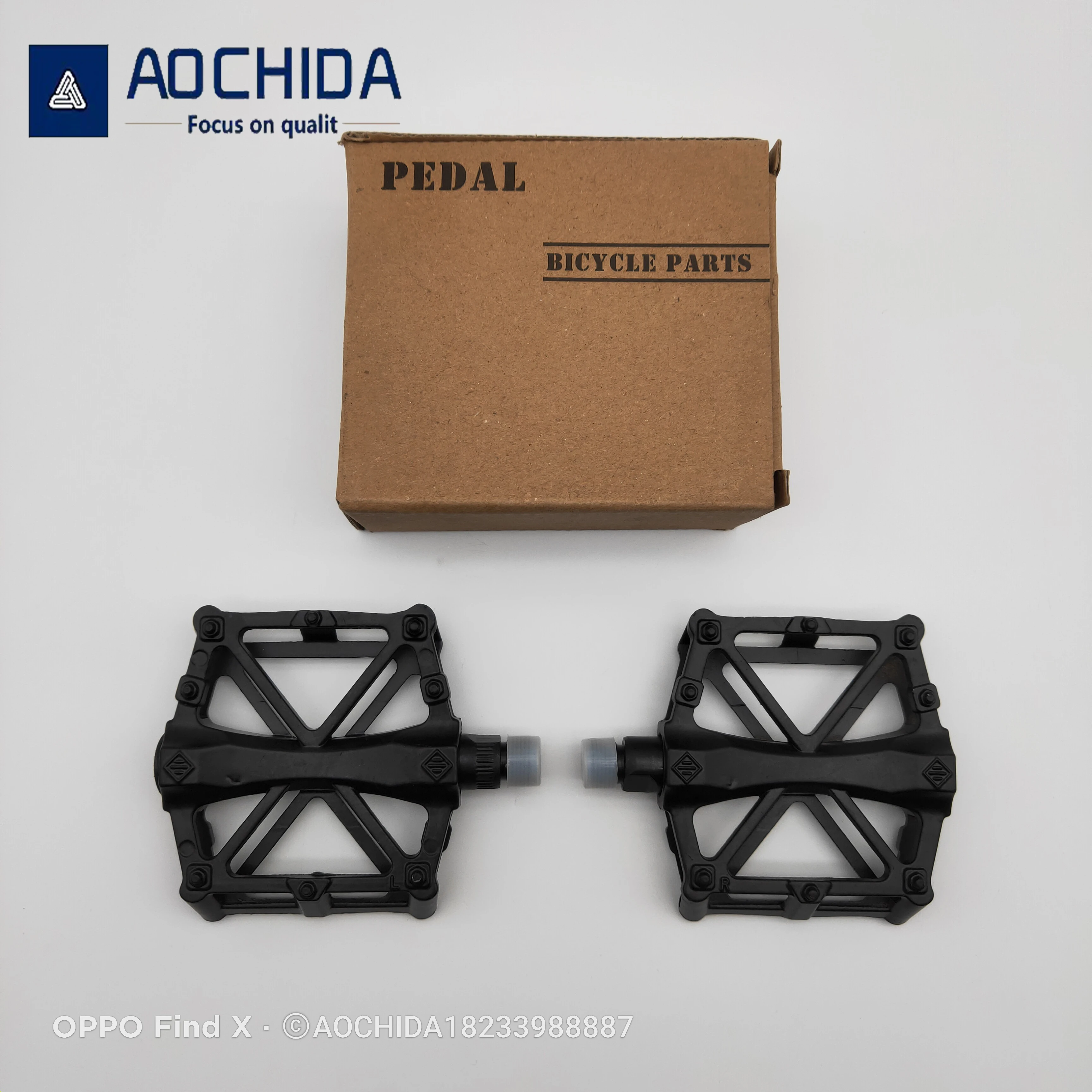 Bicycle pedal aluminum alloy pedal is equipped with bearing box-packed Color customization Anti slip and wear resistance MTB