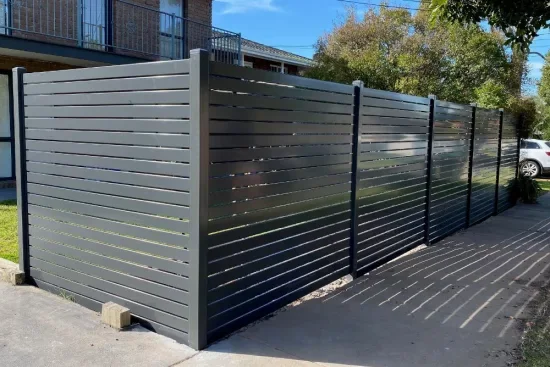 YL Solid Privacy Vinyl Fencing Aluminum Garden Fence Outdoor Picket