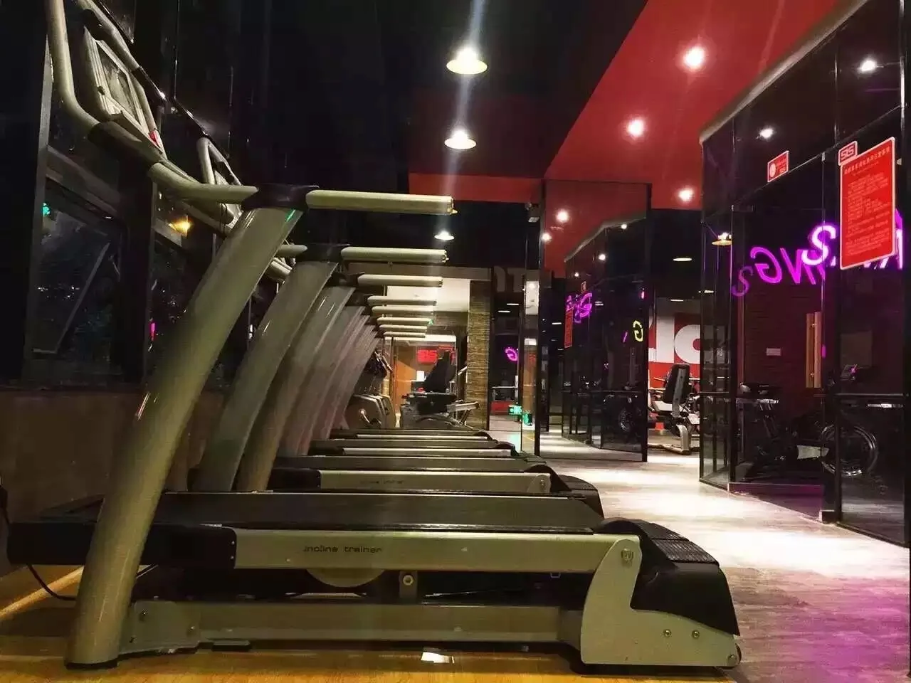 GNS-8000 incline Treadmill with workout TV treadmillnew commercial treadmill