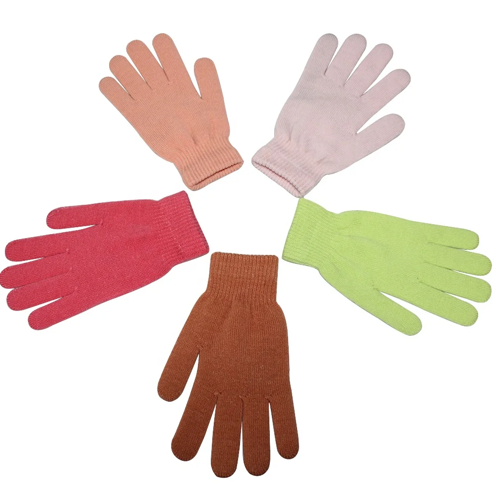 Plush gloves are added in winter to keep warm and elastic for outdoor sports