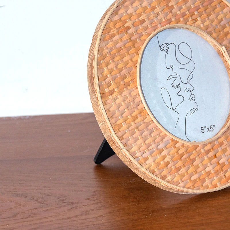Handmade round rattan photo frame display table top rattan decoration picture frame