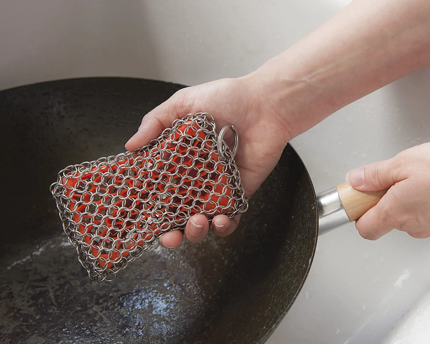 Stainless Steel Kitchen Tool Cleaning Cast Iron with Chain Mail Scrubber With Hollow Silicone Rubber Pad