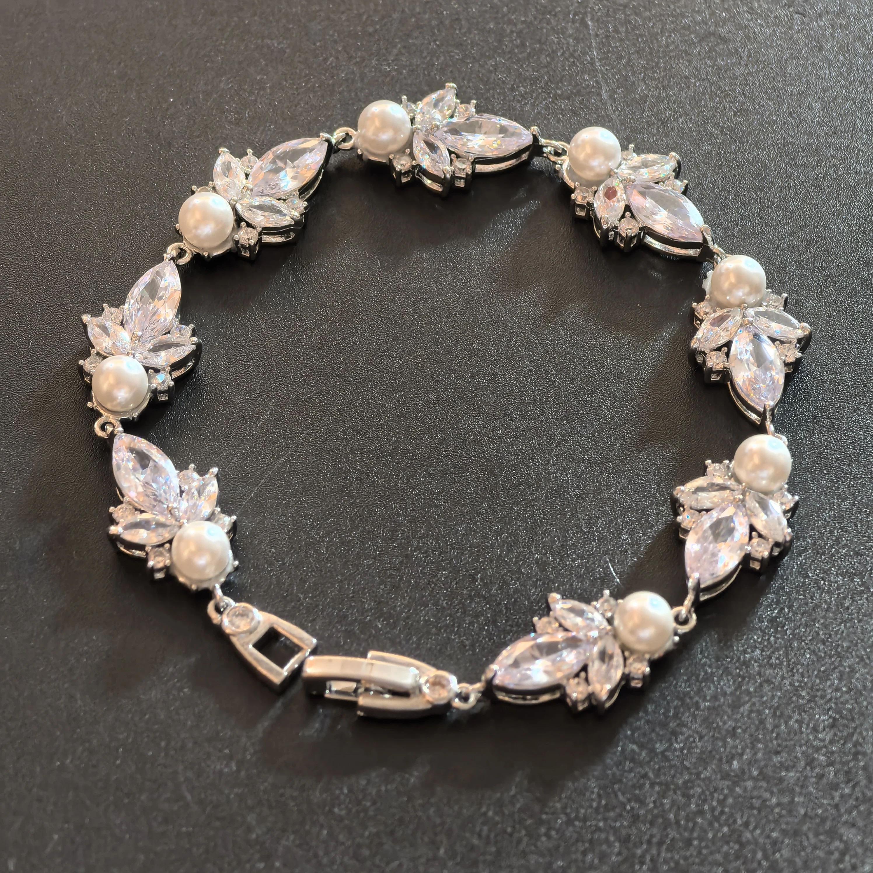 ROMANTIC Wedding Luxury Trending Brass Wrist Pearl Bracelet Designer Charms Zirconia Bracelets For Bridal