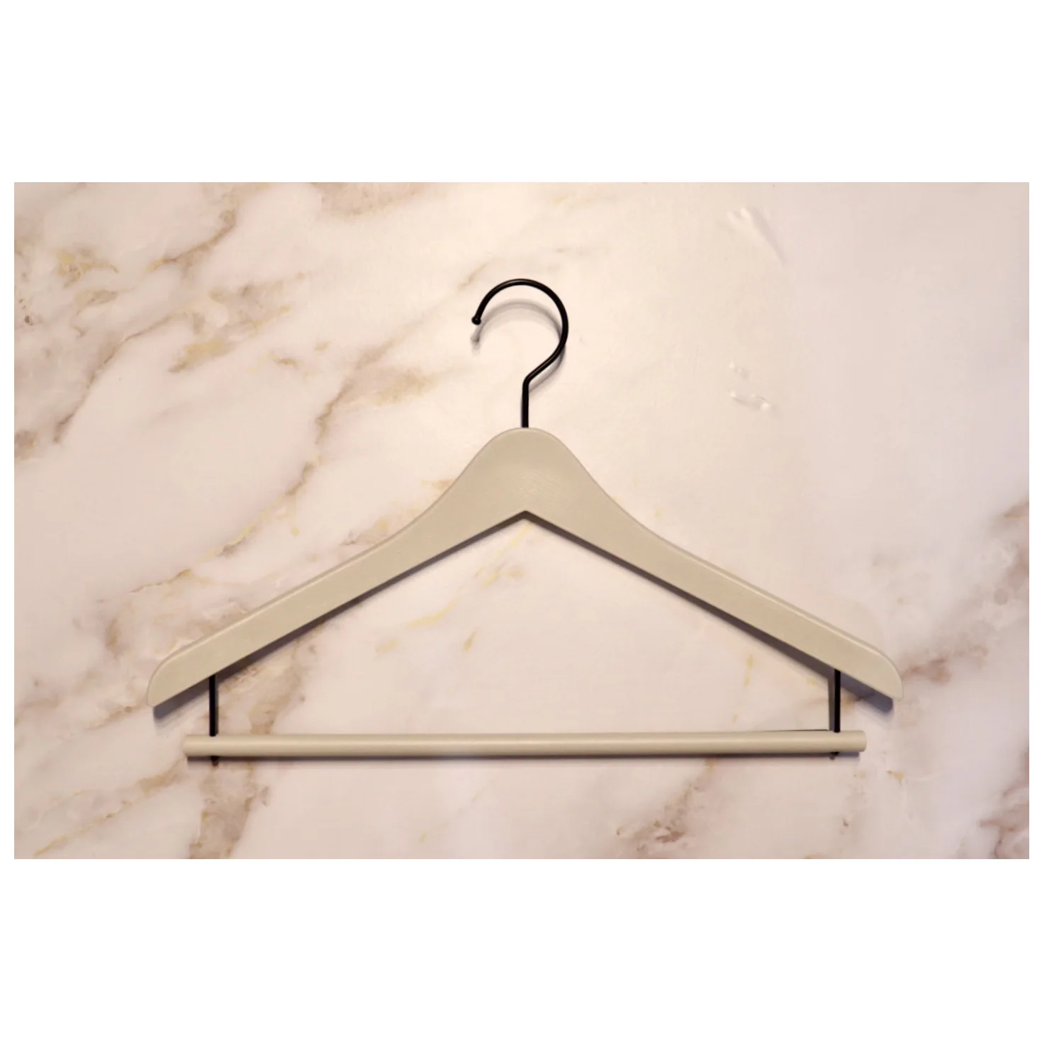 Wholesale three colors custom printed hangers coat for household
