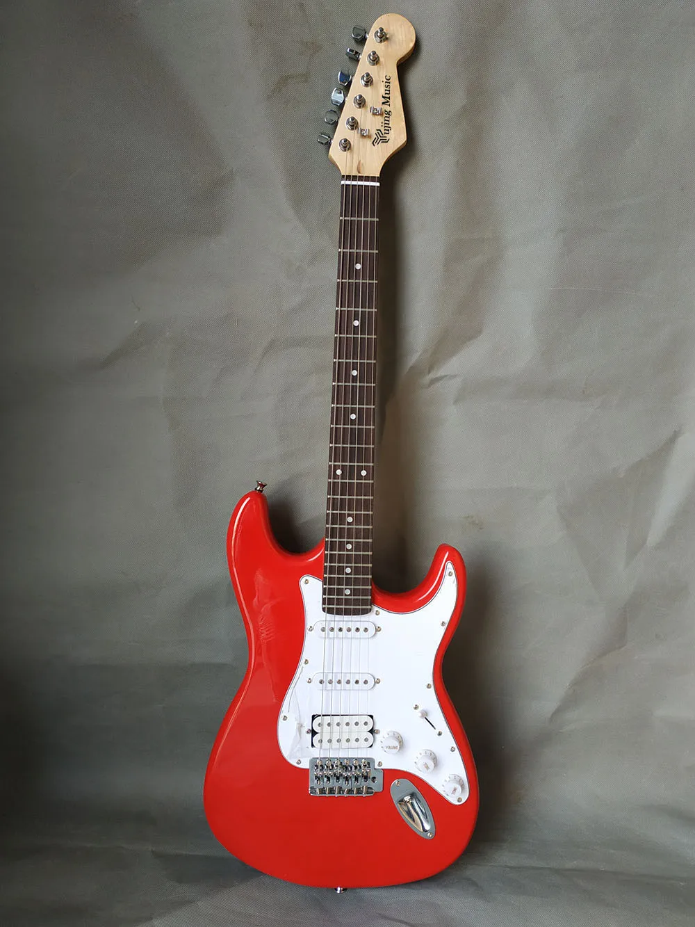 SSH Pickup ST Electric Guitar Basswood Body 22 Frets 6 String Rosewood Fingerboard Beginner Guitar