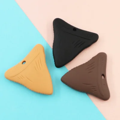 Safe Durable Chewly  Boys  And Girls Shark Tooth Silicone Sensory Toys Autism Chew Necklace for Kids with ADHD SPD