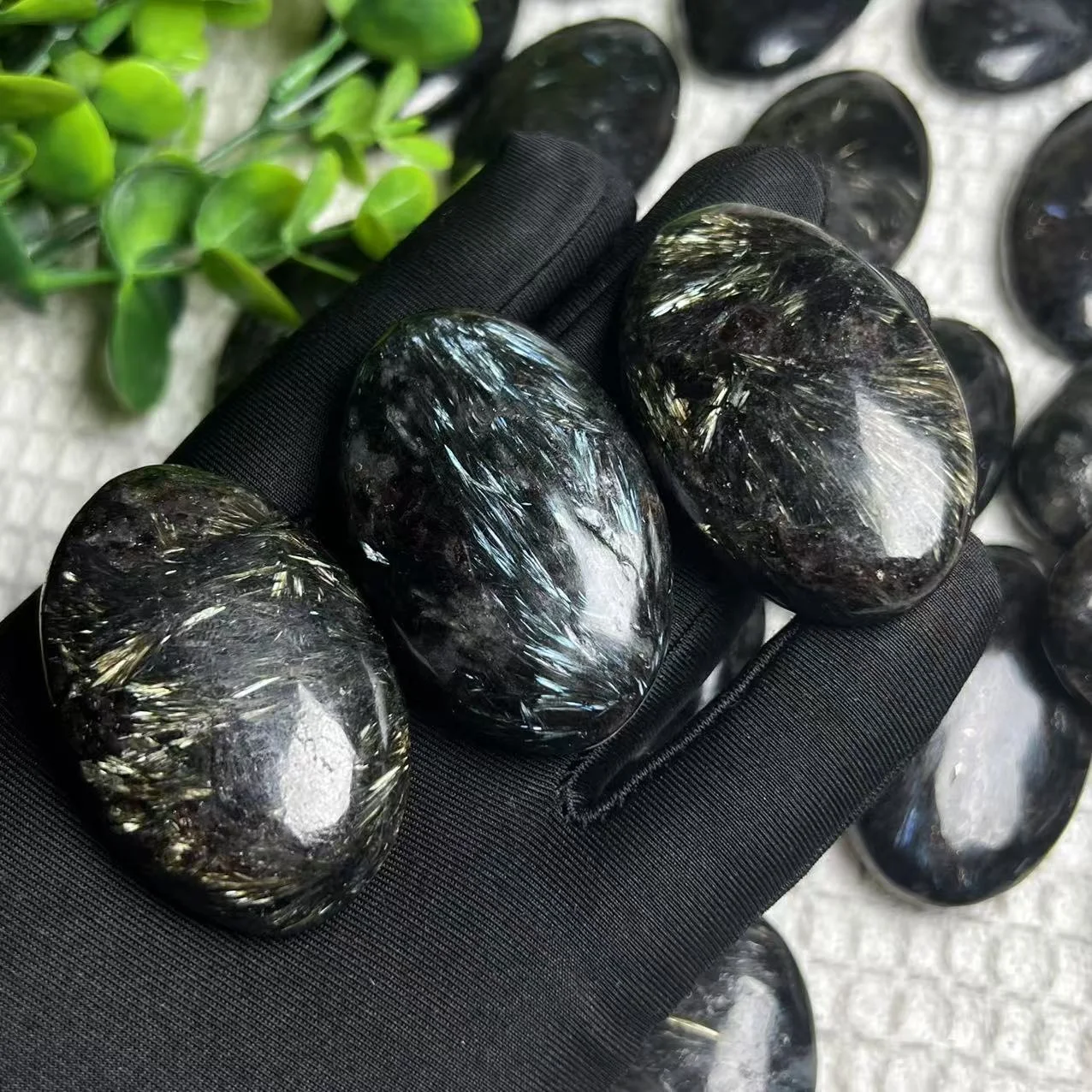 High Quality Standard Size Natural Firework Stone Polishing Worry Palm Stone Meditation Relaxation Relives Anxiety
