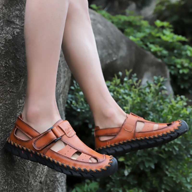 Men Fashion  Leather Sandals Genuine Cow Leather Casual Walking Shoes Outdoor  Comfortable Beach Sandals Roman Sandals Slippers