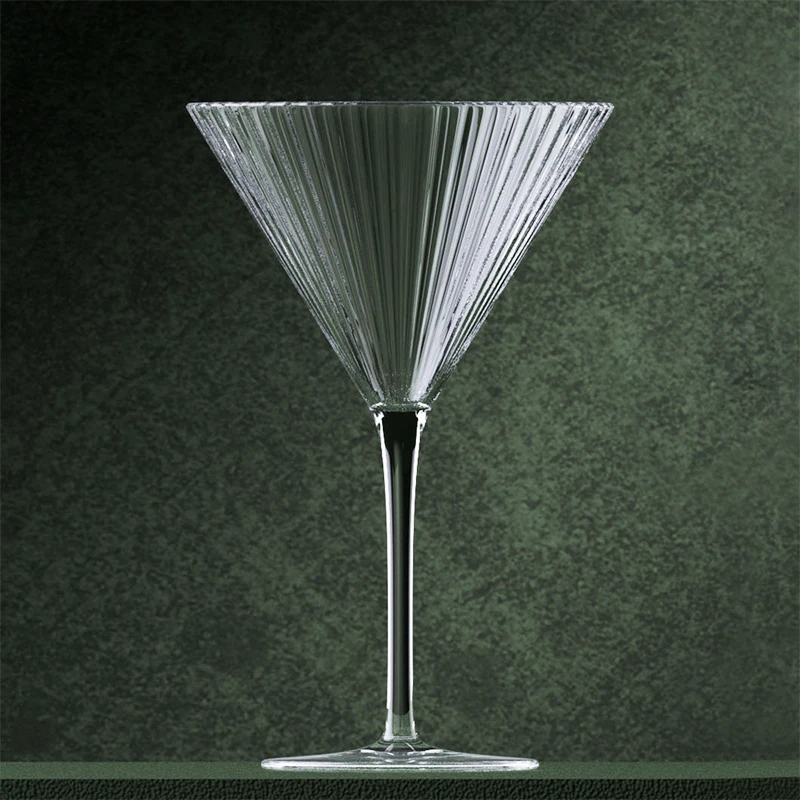 Wholesale Clear 10 Ounce Lead-free Crystal Glass Cup Creative Champagne Glasses Cocktail Wine Glasses Carved cocktail glass