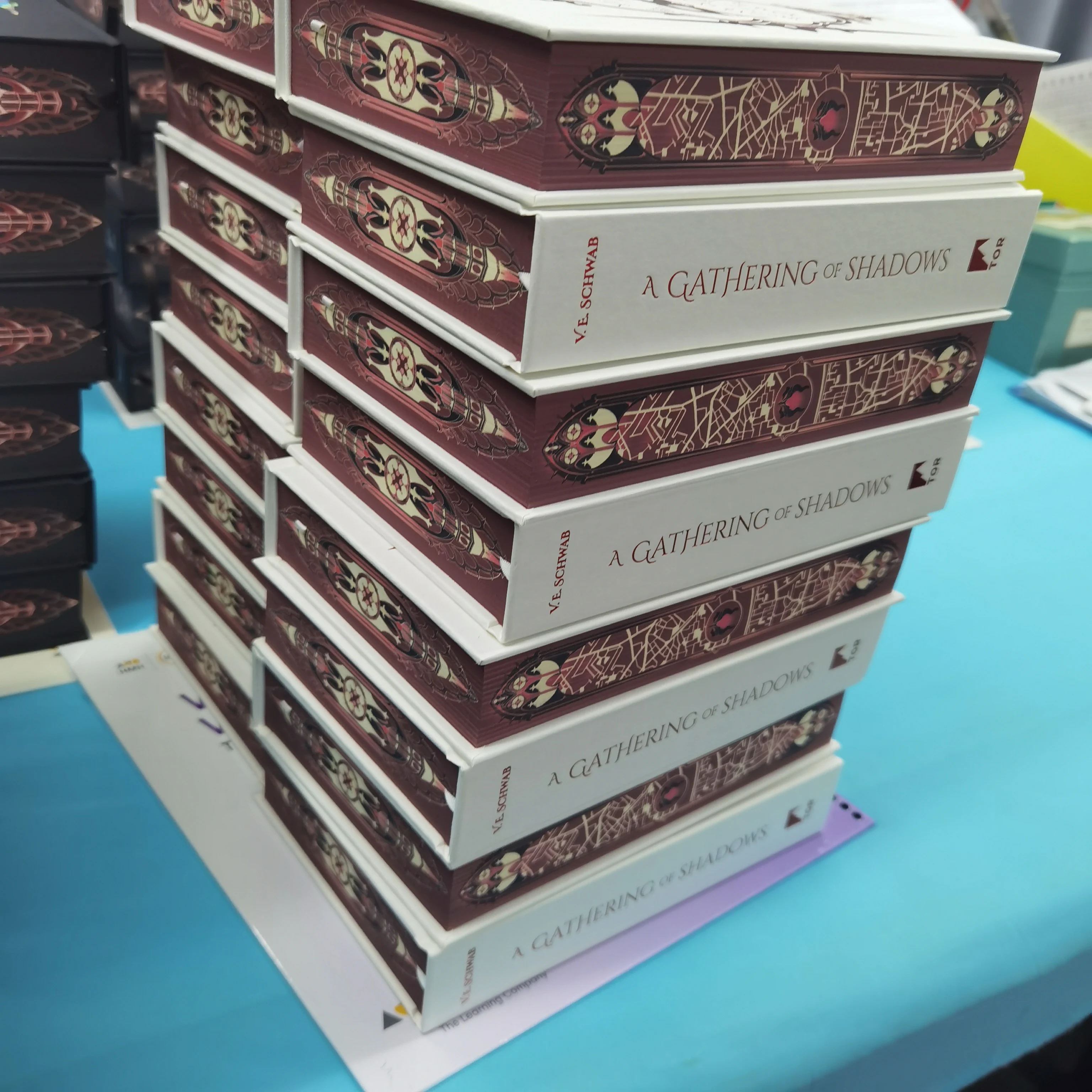 2025 New Technology Custom Quality English Colorful Edges Book Printing