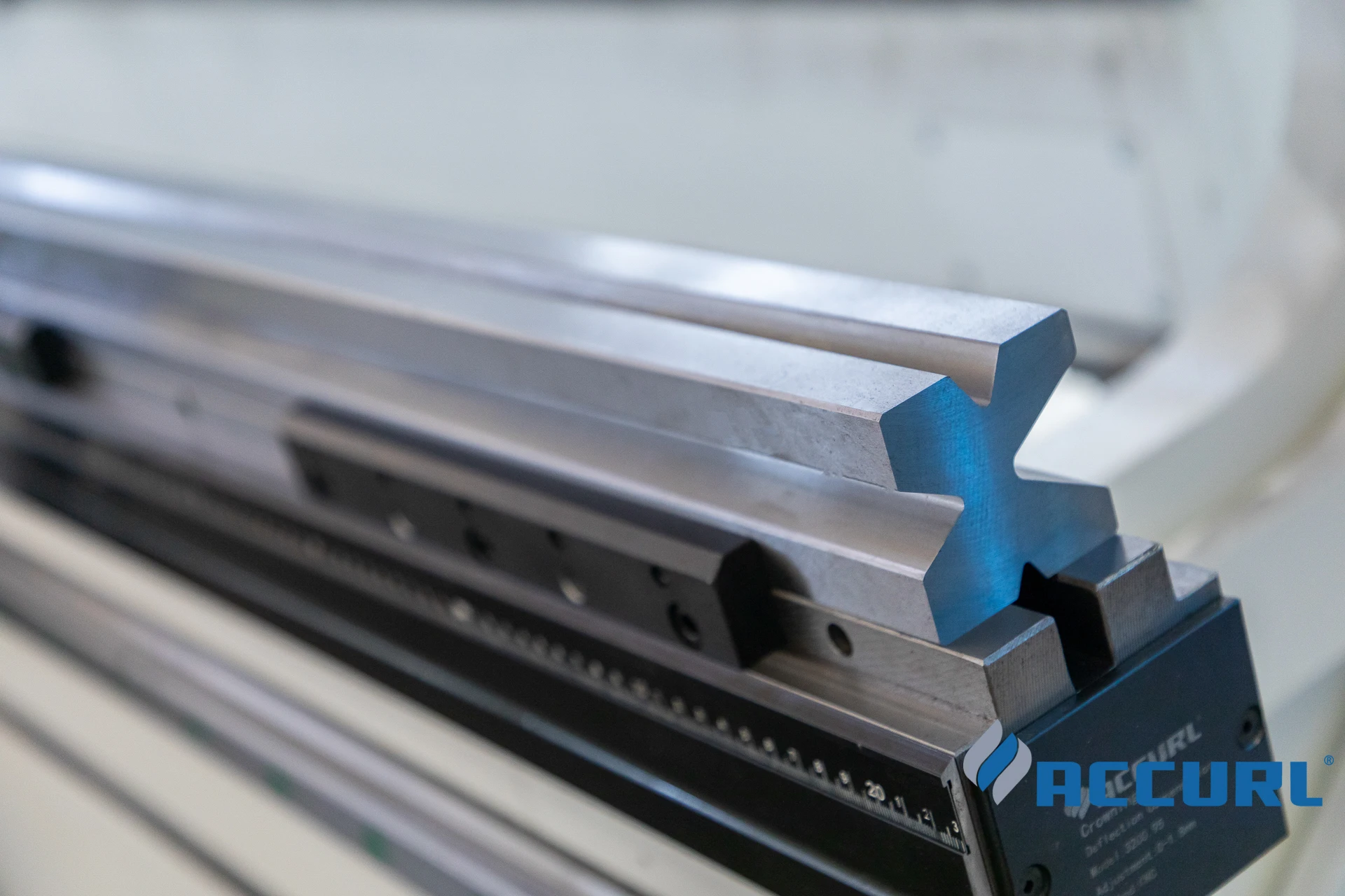 ACCURL CNC Hydraulic Press Brake with Controller Safety 110t/3200mm Bending Machine