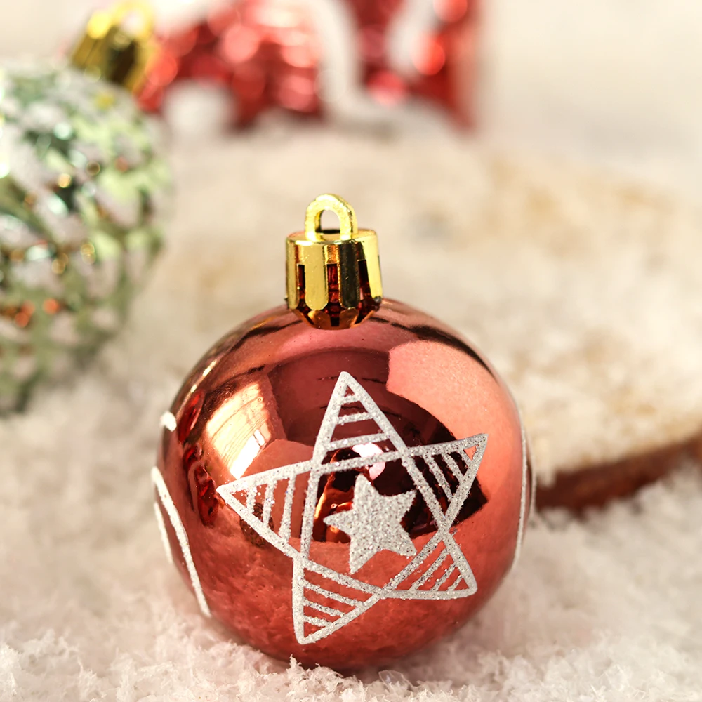 New Design Plastic Group Pack with Hand Painted Tree Hanging Ornaments