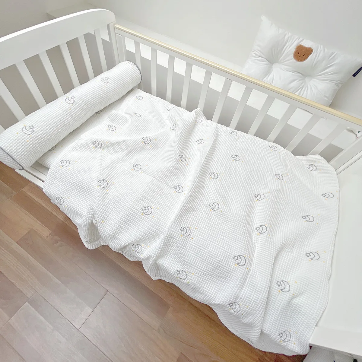 Mini Waffle Knitted Cotton Embroidered Bear Baby Blanket Newborn Summer Waffle Blanket