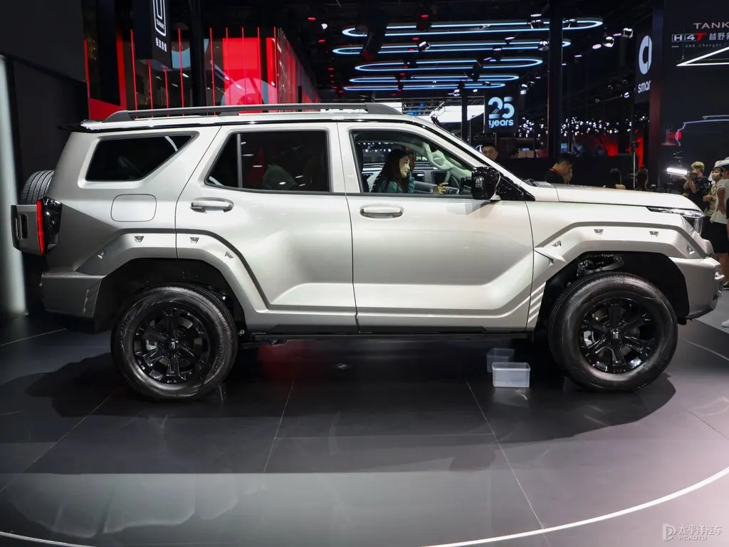 Танк 400 HI4 T 9AT 2024 электромобиль для взрослых внедорожник Toyota Land Cruiser продажи