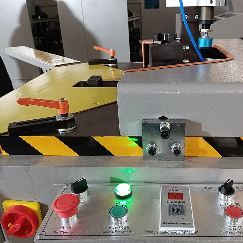 WEIKE CNC алюминиевые окна и двери тяжелые Угловые Обжимные Машины для термического комбинирования угловых шарниров зажимной пресс