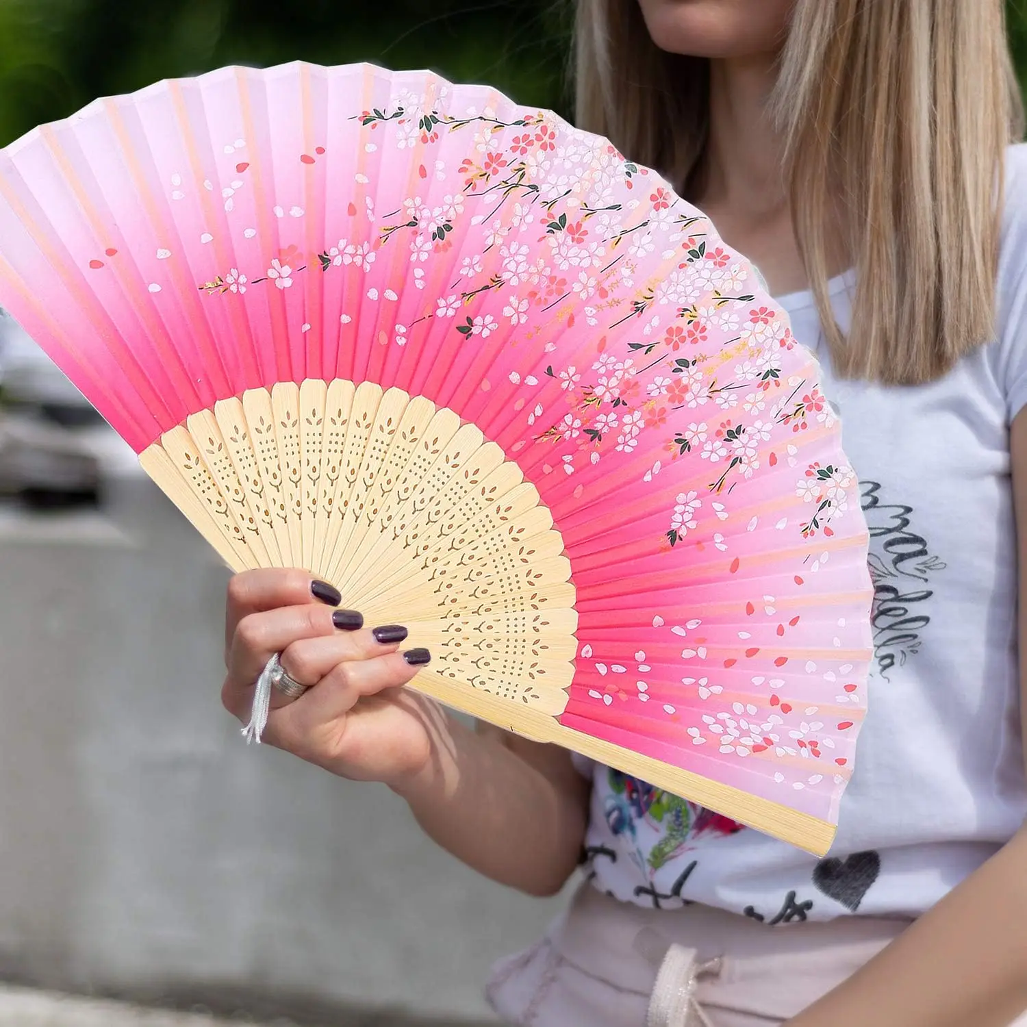 Hand-Held Carved Silk Bamboo Belly Fan Retro-Style Hollow Tzitzit Fan Folding Flower Fan for Business Gift for Men and Women