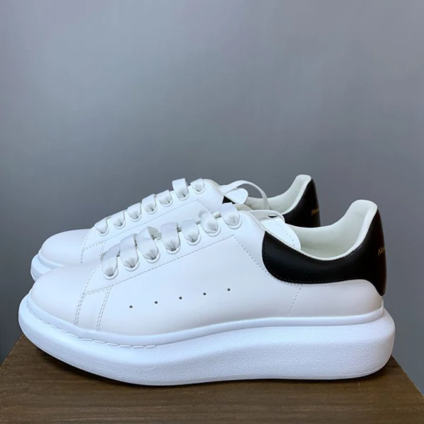 
Alexandra Mc Qqueen sneakers shoes genuine leather shoes Top quality casual sneakers walking shoes stock 