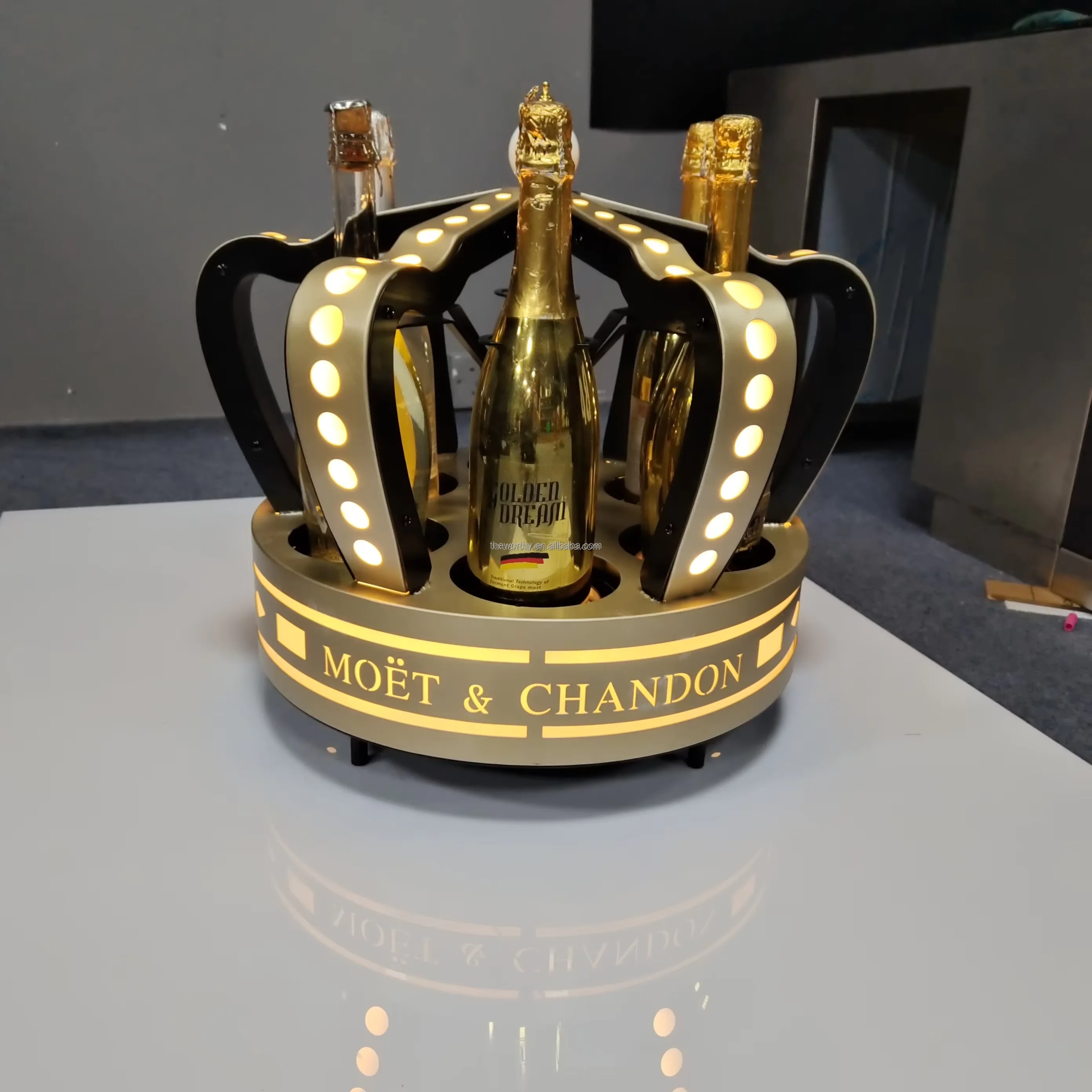 T-Worthy Customized Logo Metal King Crown LED Bottle Carrier Display Rack for Liquor Beer Champagne for Lounge Presentation