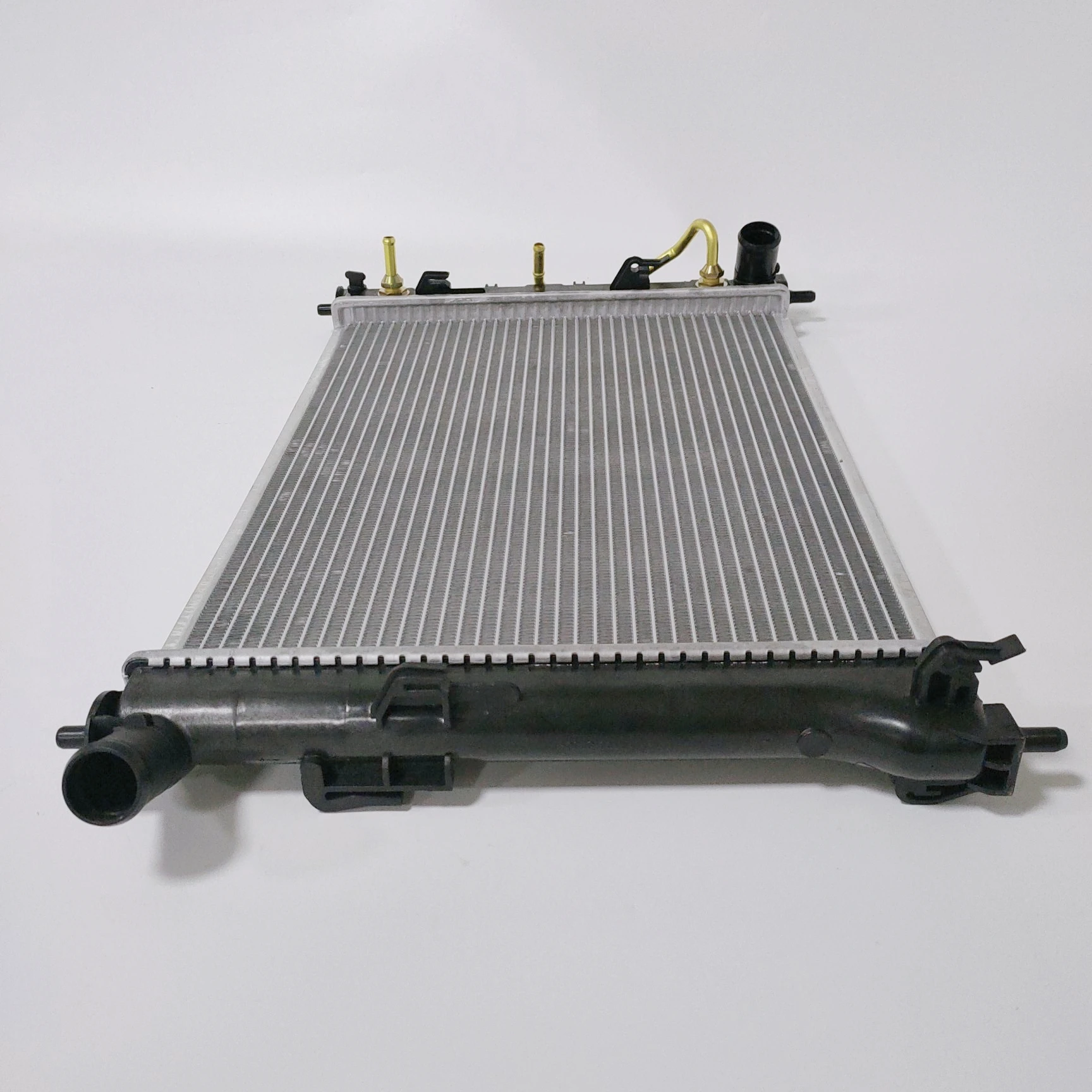 25310-1M120/25310-1M320/25310-1M100/25310-1M300 Brazed Aluminum Plastic Car Engine Water Tank Radiator For Kia Cerato (A/T)