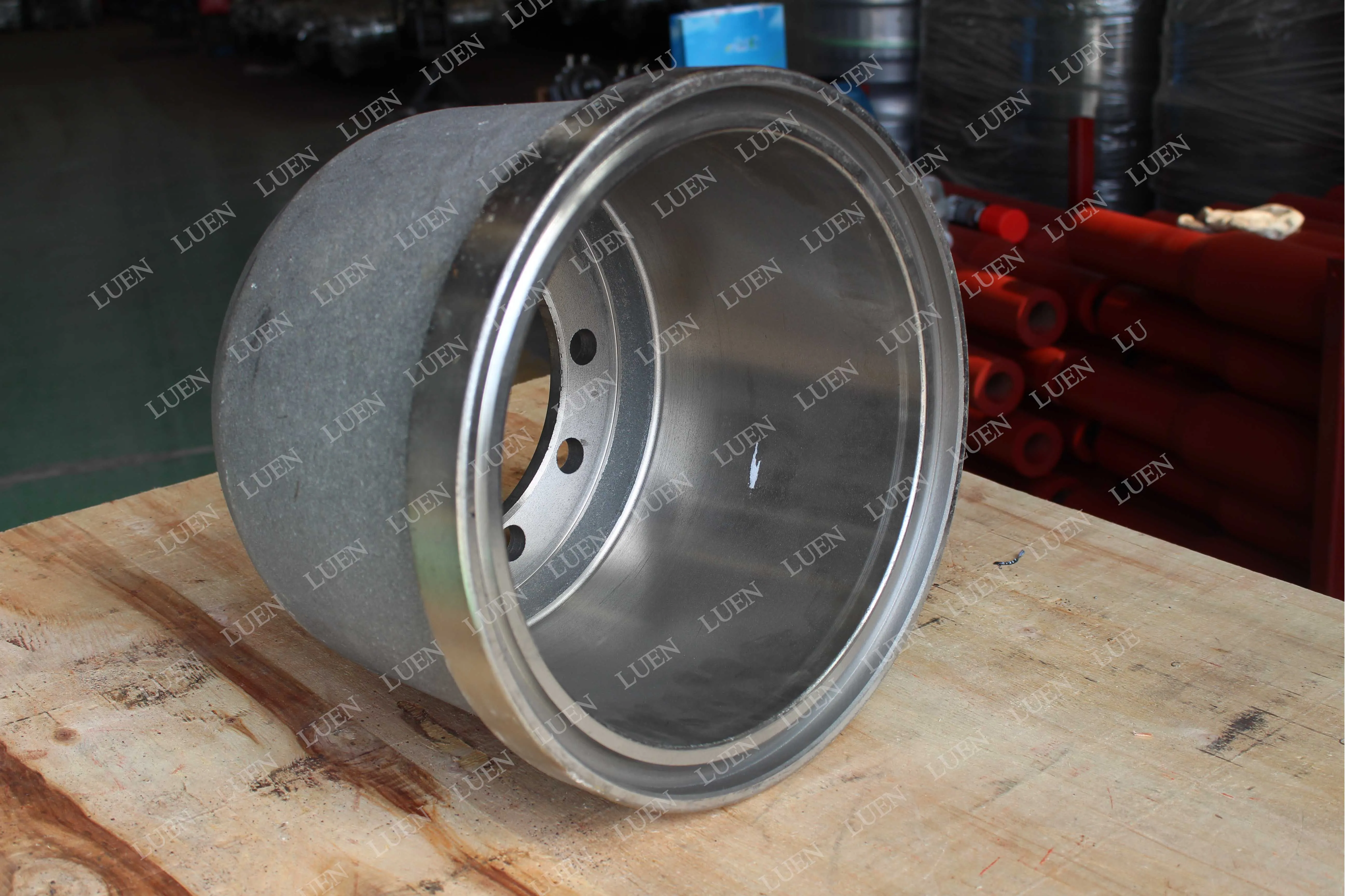 good price Semi Trailer Truck Parts  for sale brake drum Parts Semi Trailer Truck