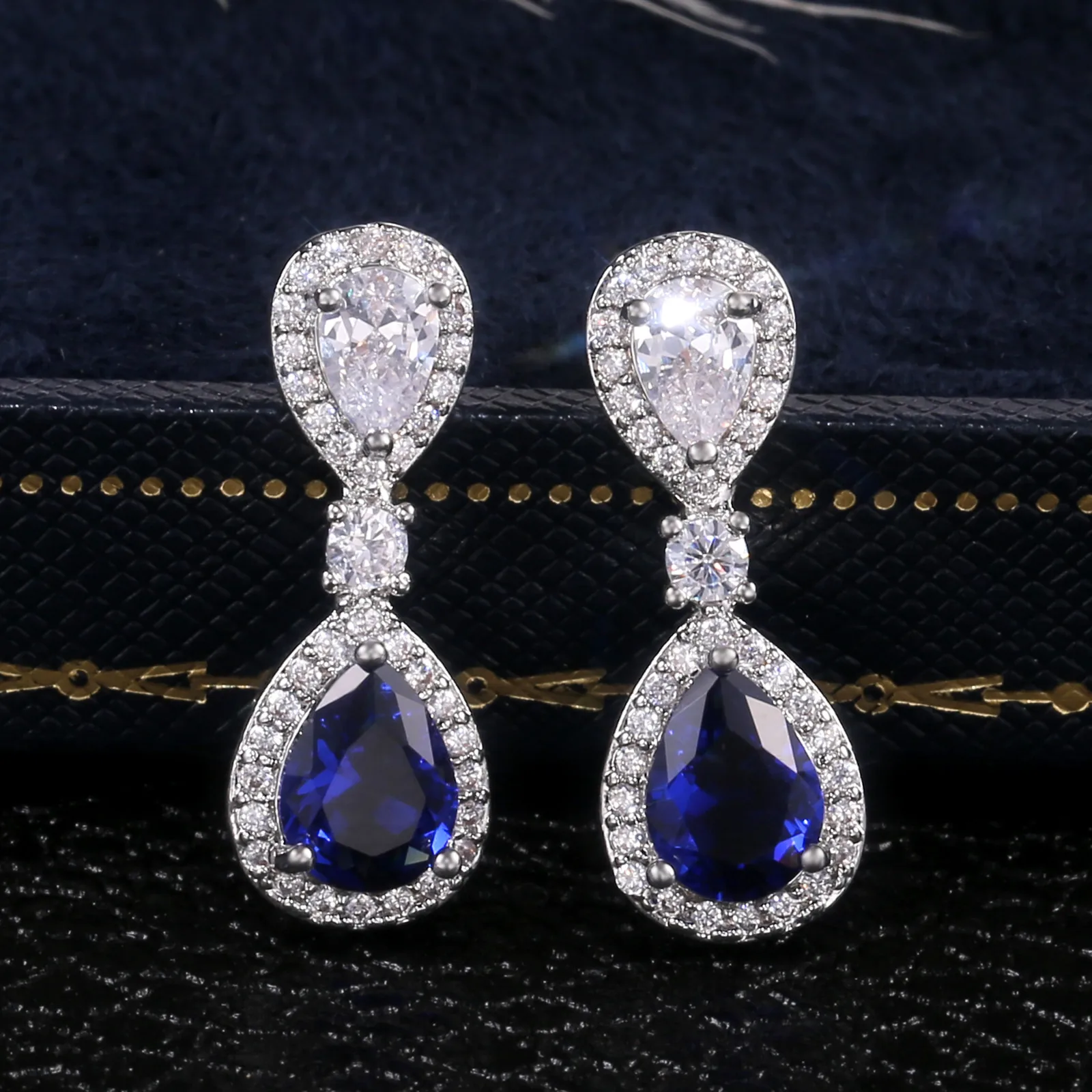 Huitan Noble Daily Party Water Drop Royal Blue And White Pear Zircon Stud Earrings Women Lady Vintage Blue Stud Earrings Female